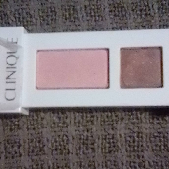Clinique eyeshadow - Picture 2 of 3